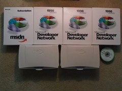Microsoft Developer Network MSDN Lot 450+ CDs, 4 Folders, 2 Cases (1997-2007)