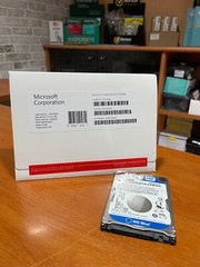 Windows SERVER Standard 2022 – 16 Core – With DVD & Stick – ORIGINAL! ENG