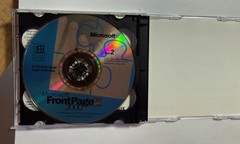Microsoft FrontPage 2000 PC 2 CD-ROM Full Retail Version Windows 95/98/NT/2000